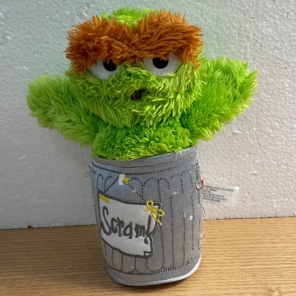 Fisher Price Sesame Street Oscar the Grouch Plush Trashcan 40th Anniversary 10" - Picture 1 of 9